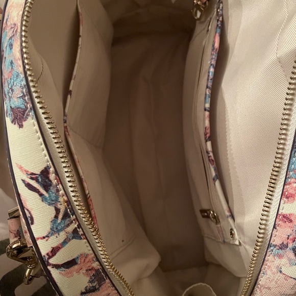 Danier floral print handbag - Picture 5 of 12